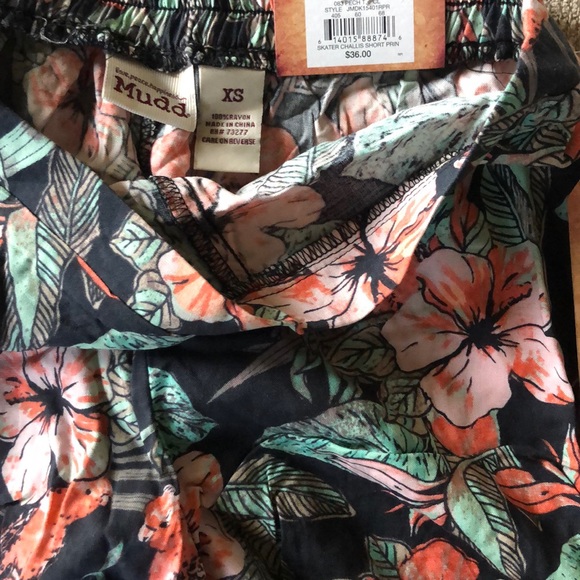 Shorts - Picture 2 of 2